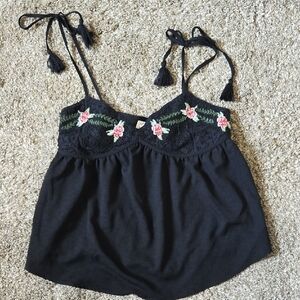 Love And Promises Black and Pink Floral Crochet Crop Camisole Size Medium